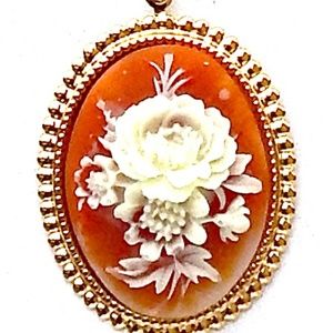 GASOLINE GLAMOUR BROWN FLOWER CAMEO NECKLACE